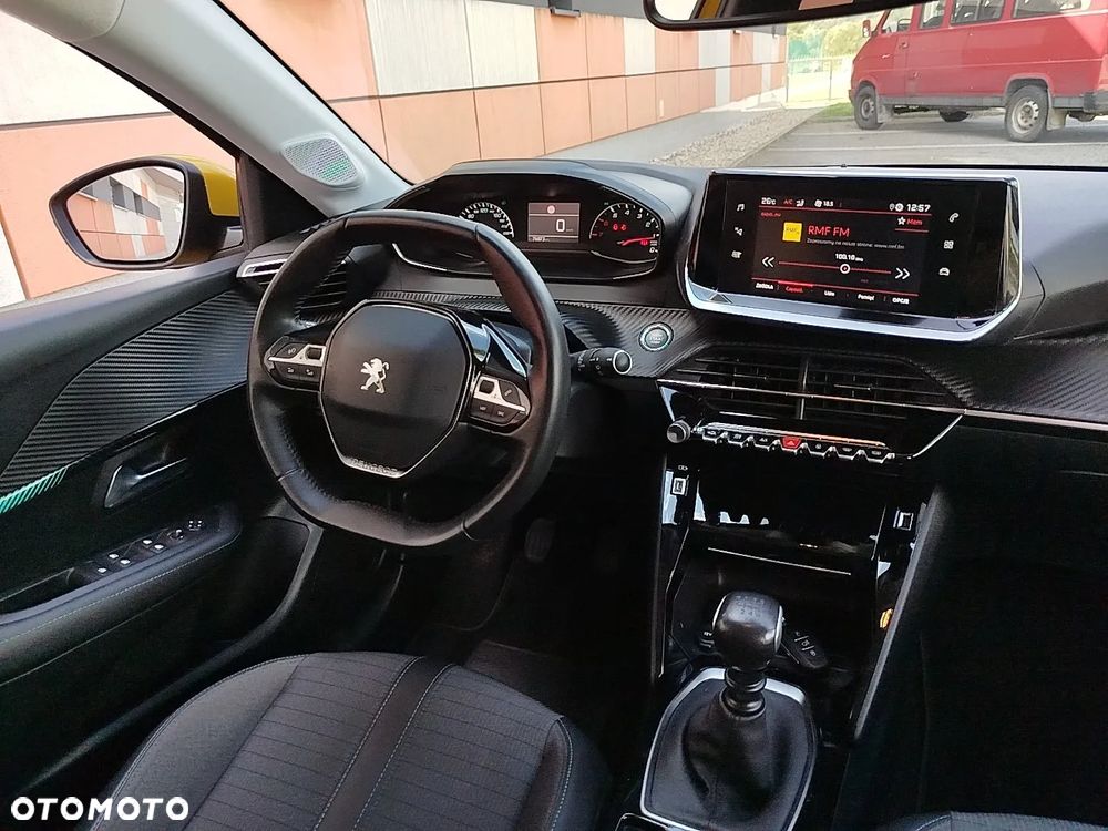 Peugeot 208 TURBO 100 Allure - 12