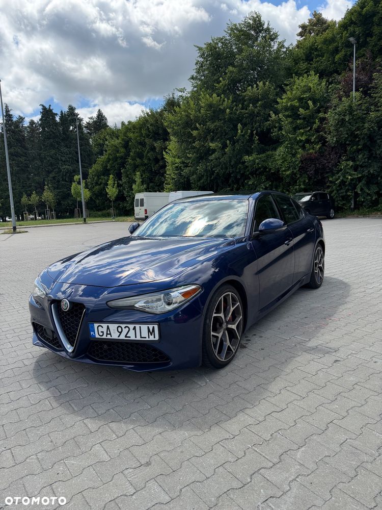 Alfa Romeo Giulia 2.0 Turbo 16V AT8 Veloce Ti - 3