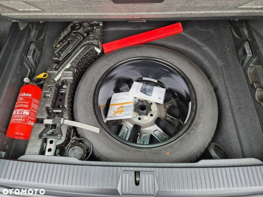 Volkswagen Passat - 21