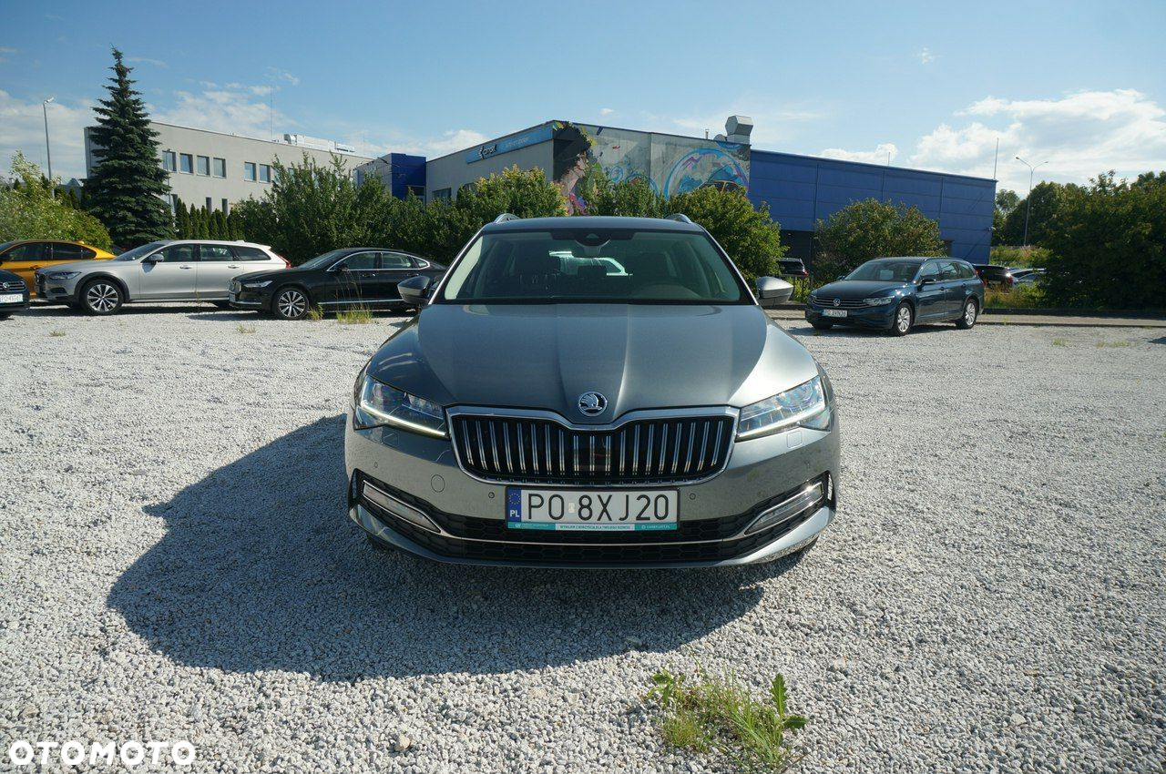 Skoda Superb 2.0 TDI SCR Style DSG - 4