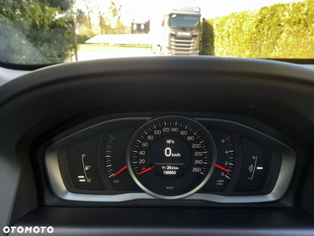Volvo XC 60 D3 Momentum - 31