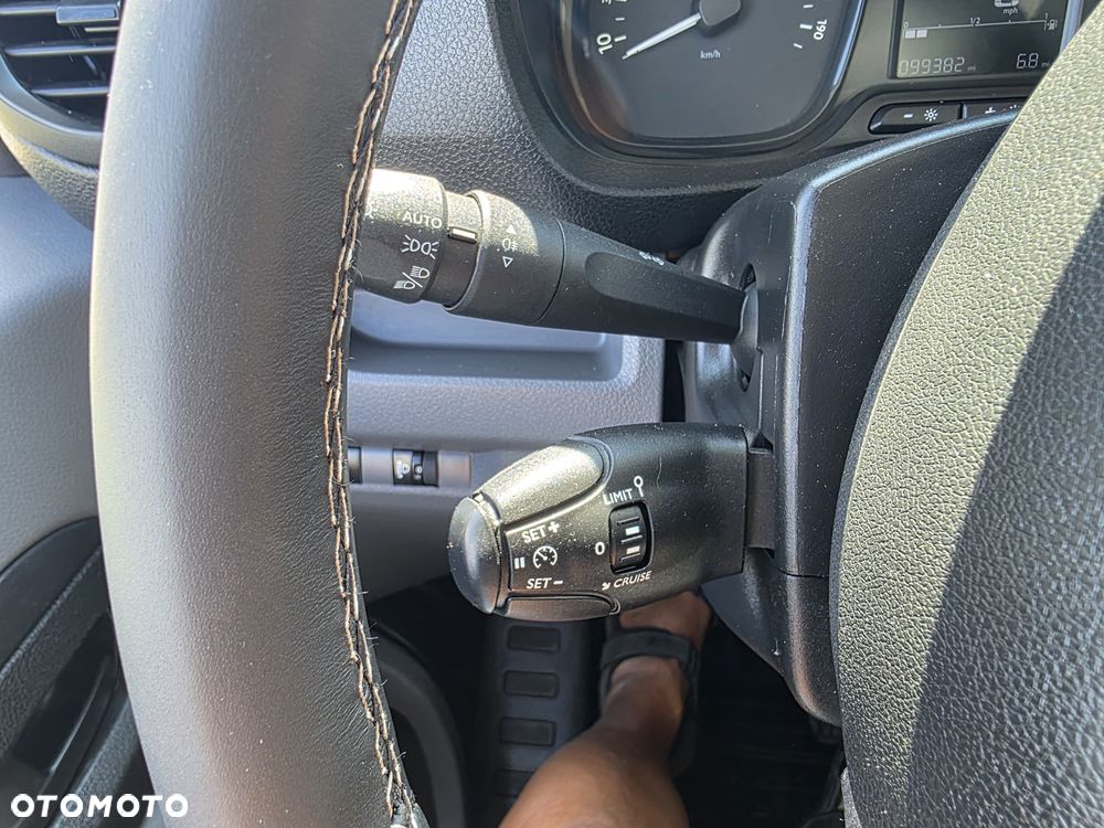 Opel Vivaro - 25
