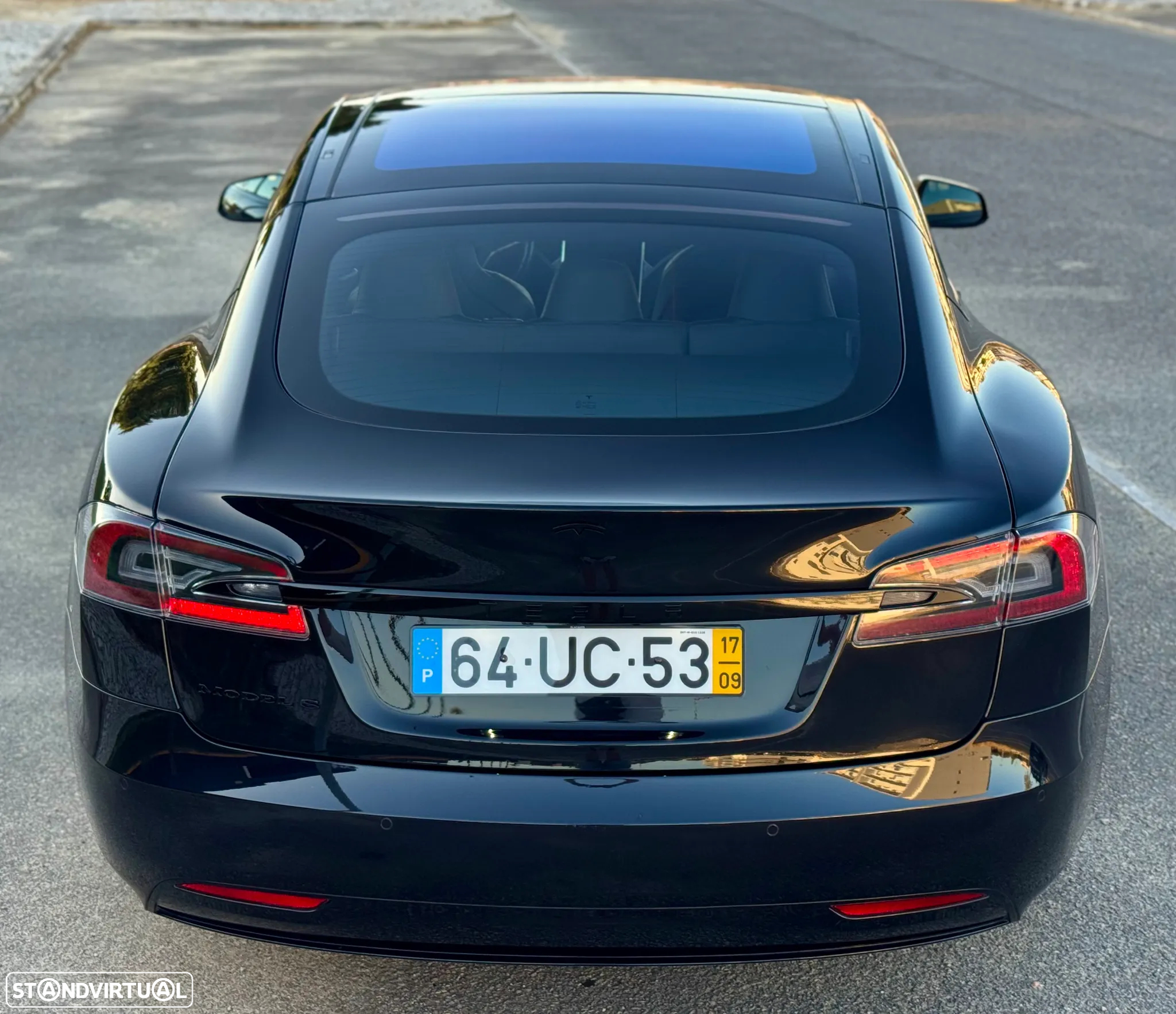 Tesla Model S - 13