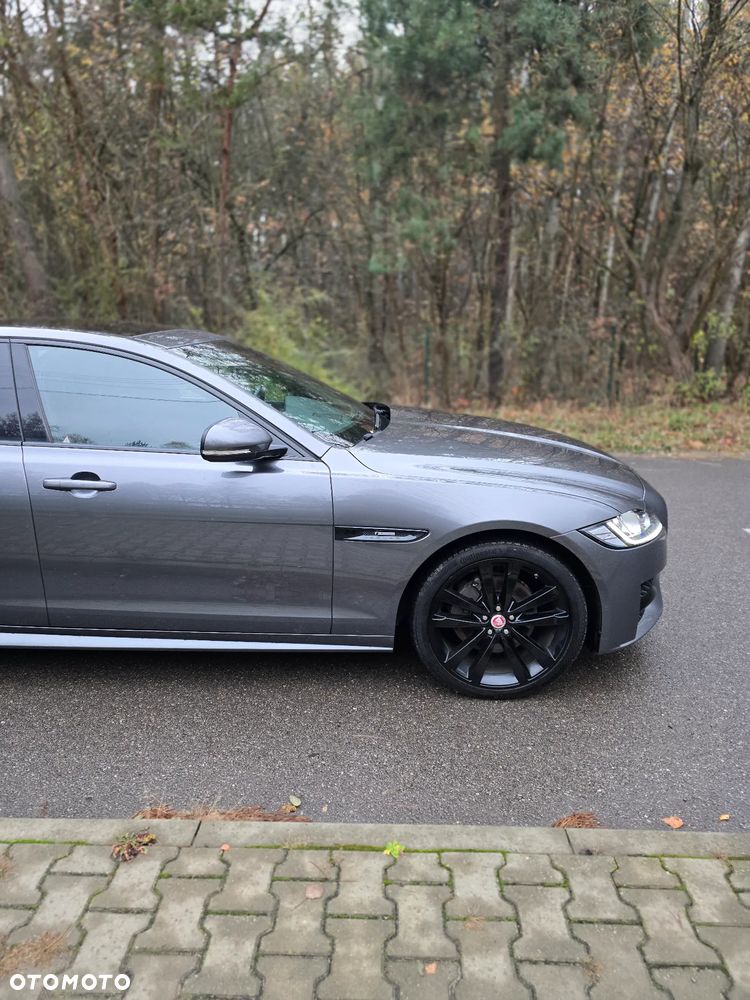 Jaguar XF 2.0 i4D AWD R-Sport - 13