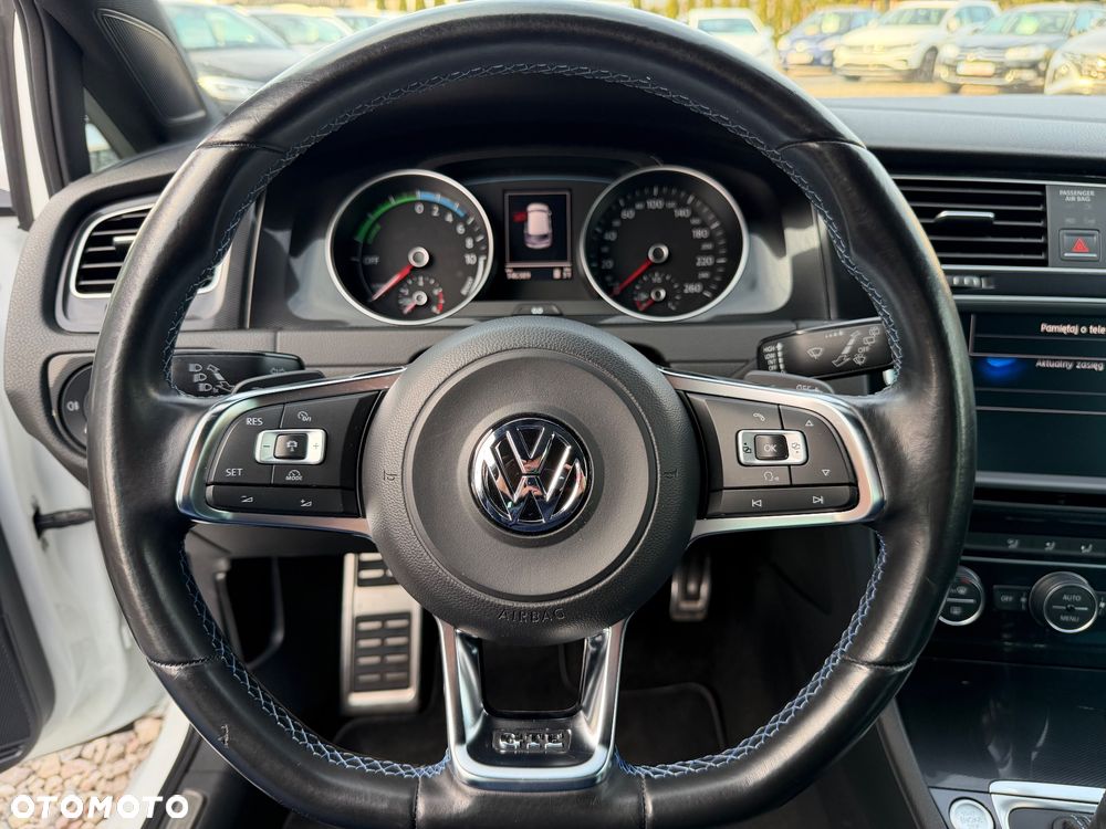 Volkswagen Golf - 13