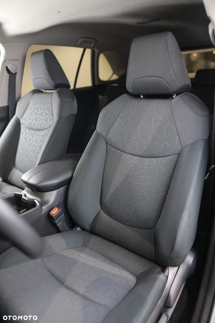 Toyota RAV4 - 8