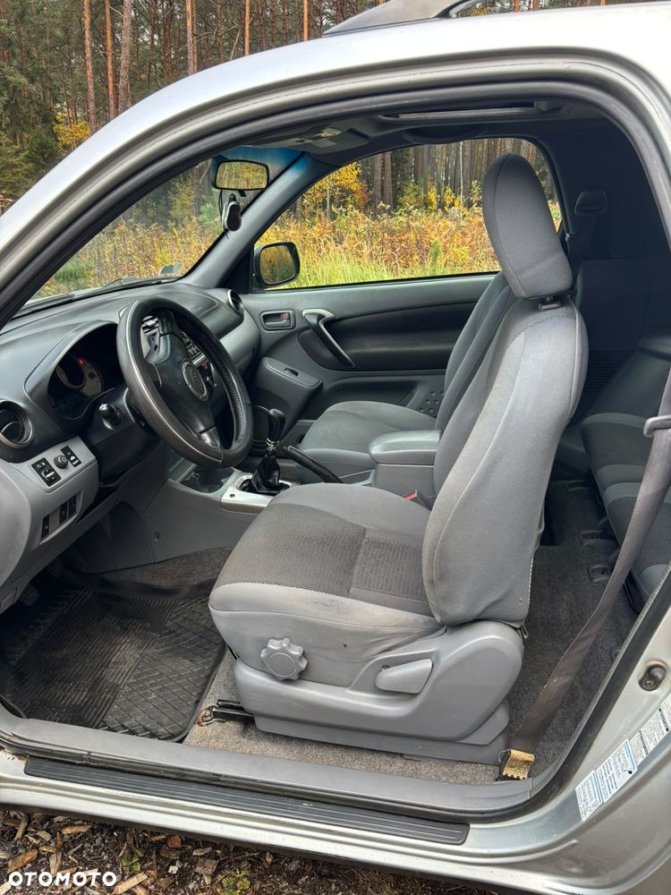 Toyota RAV4 - 11