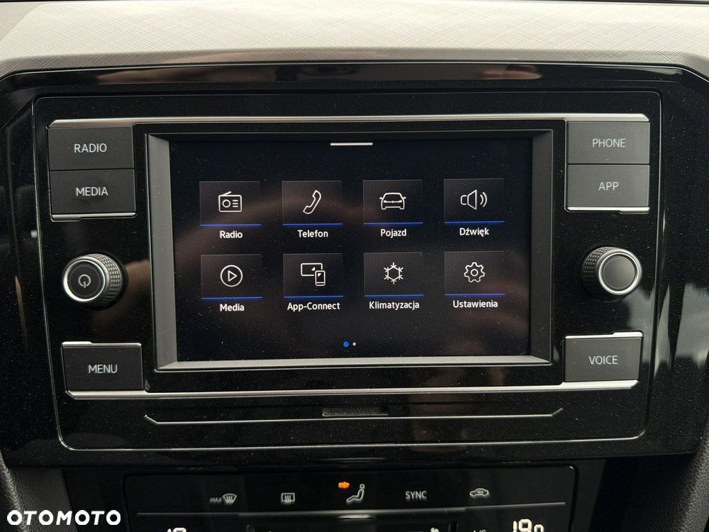 Volkswagen Passat - 38