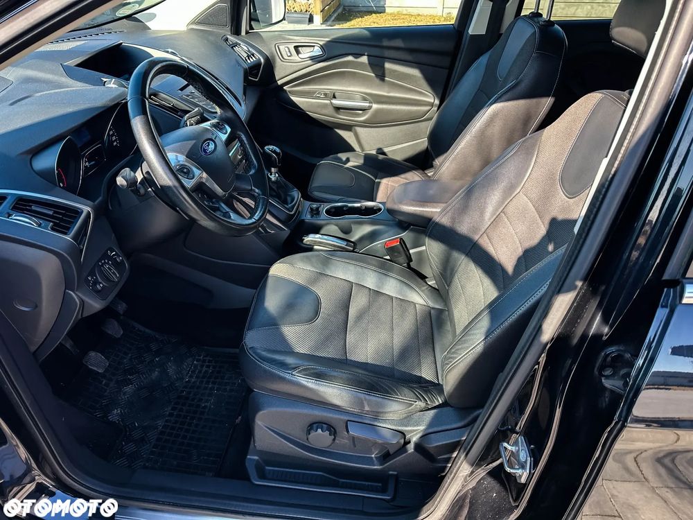 Ford Kuga 2.0 TDCi 4x4 Titanium - 22