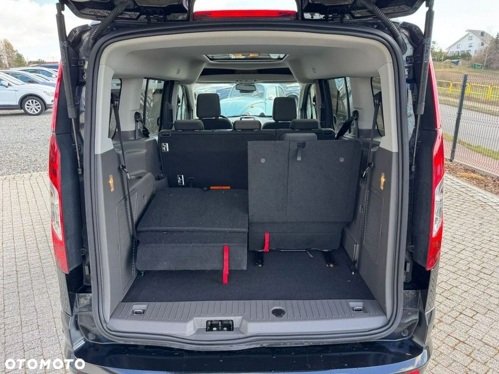 Ford Tourneo Connect Grand - 16