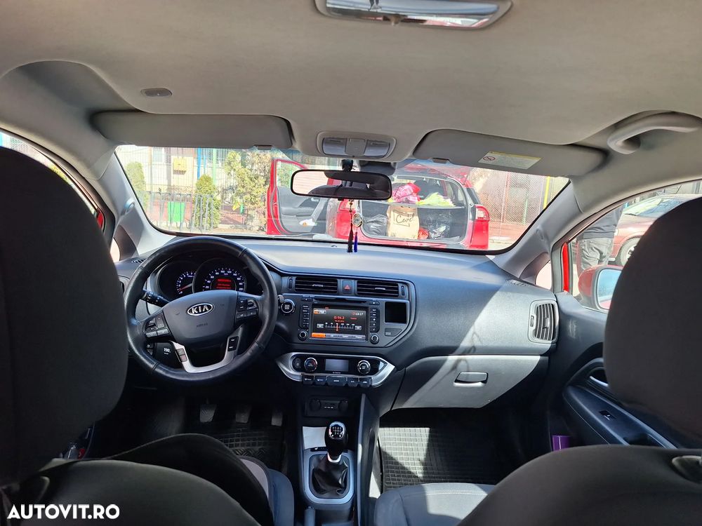Kia Rio - 5