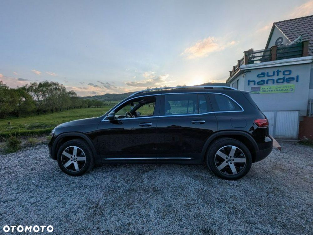 Mercedes-Benz GLB - 11