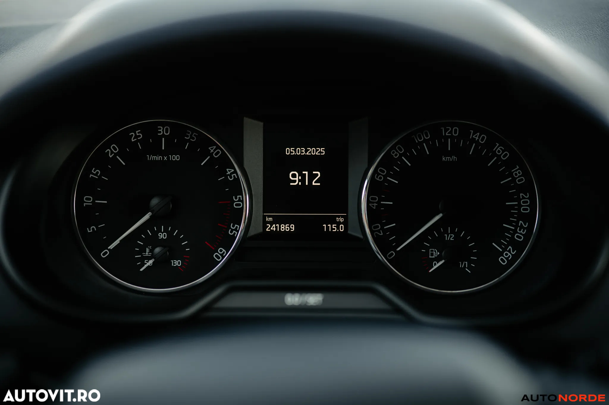 Skoda Octavia 2.0 TDI AMBITION DSG - 19