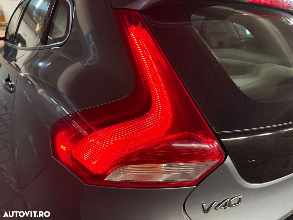 Volvo V40 D2 Powershift Momentum - 24