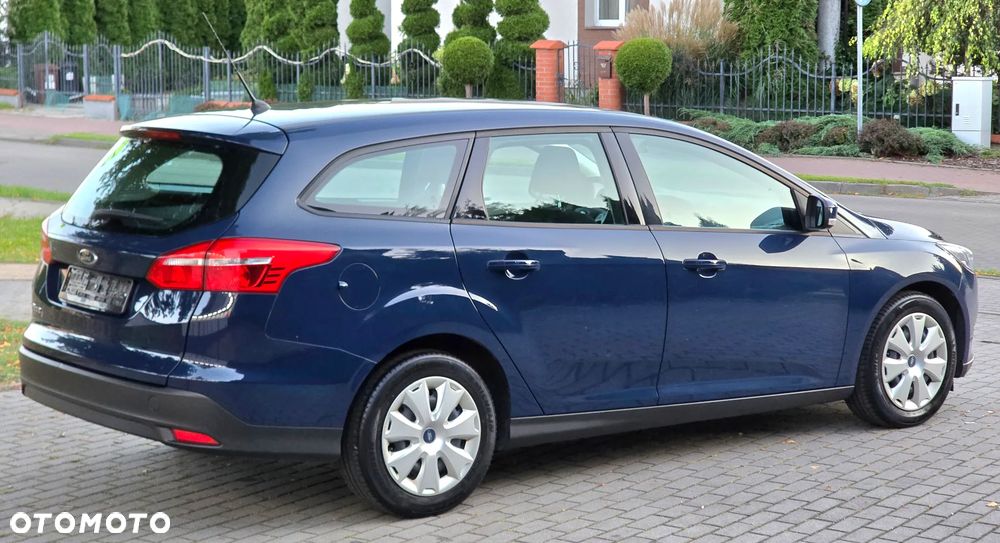 Ford Focus 1.6 Edition - 4