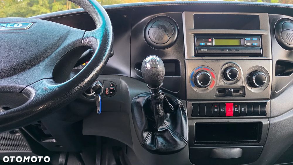 Iveco 35C13 - 21