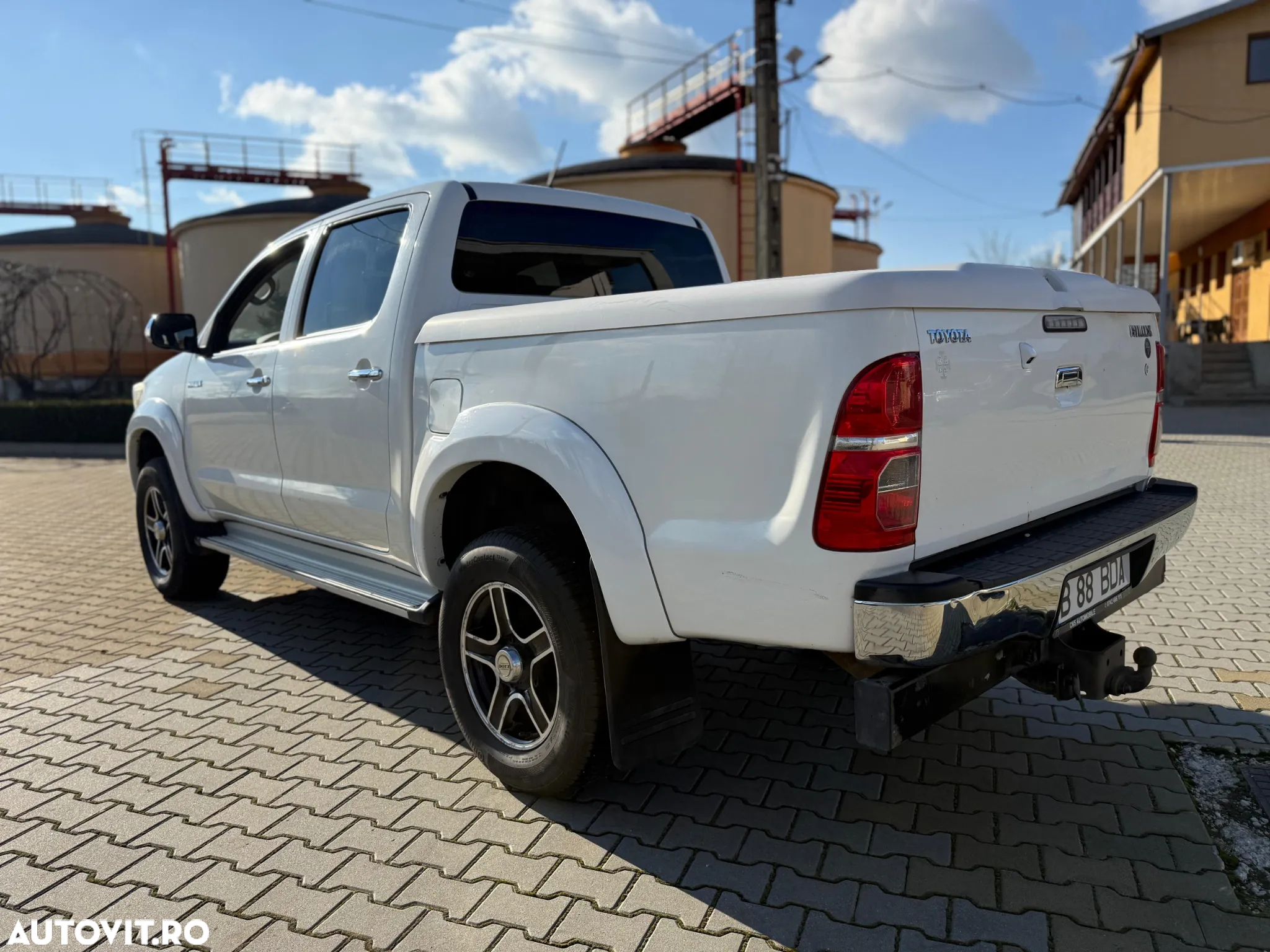 Toyota Hilux 4x4 Cabina Dubla Style+ Aut. - 4