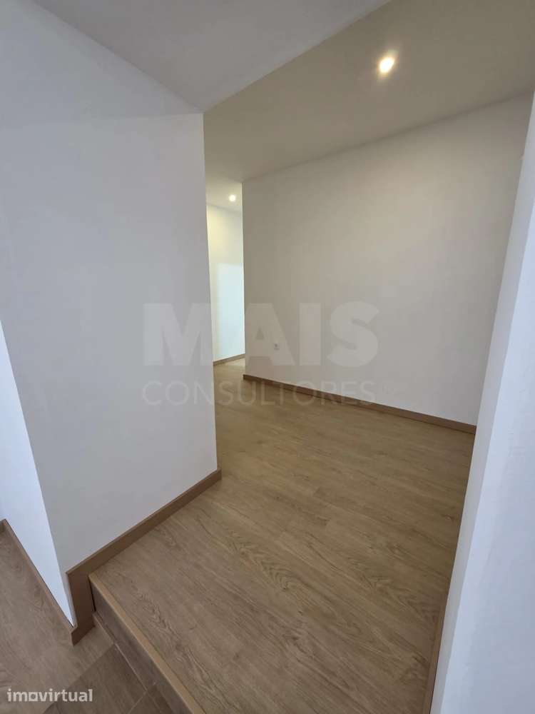 Moradia T2 Renovada - Grande imagem: 5/8