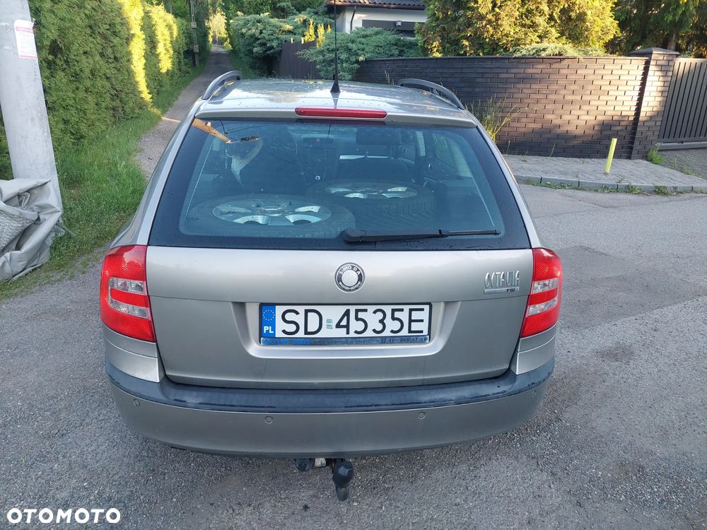 Skoda Octavia 1.6 FSI Ambiente - 6