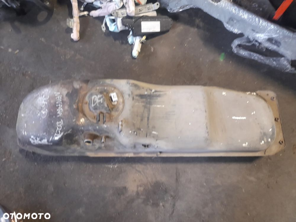 Bak zbiornik paliwa Nissan Navara D22 2.5 d - 1