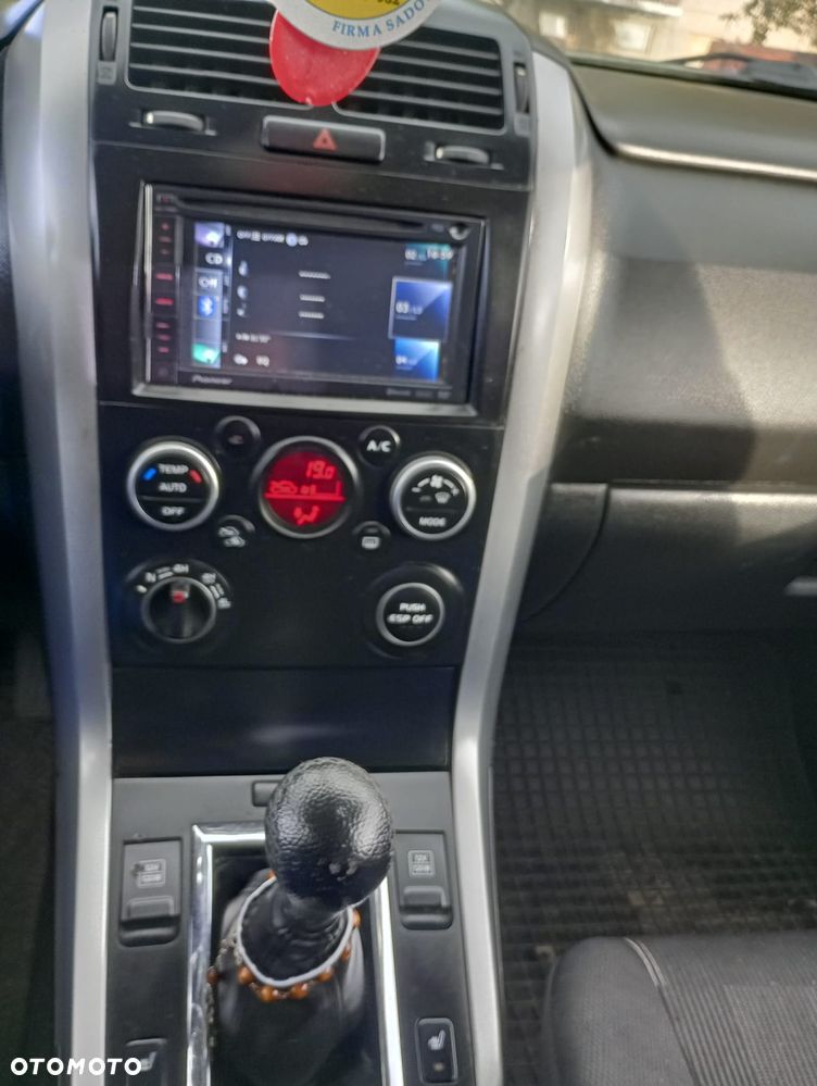 Suzuki Grand Vitara 2010 photo 3