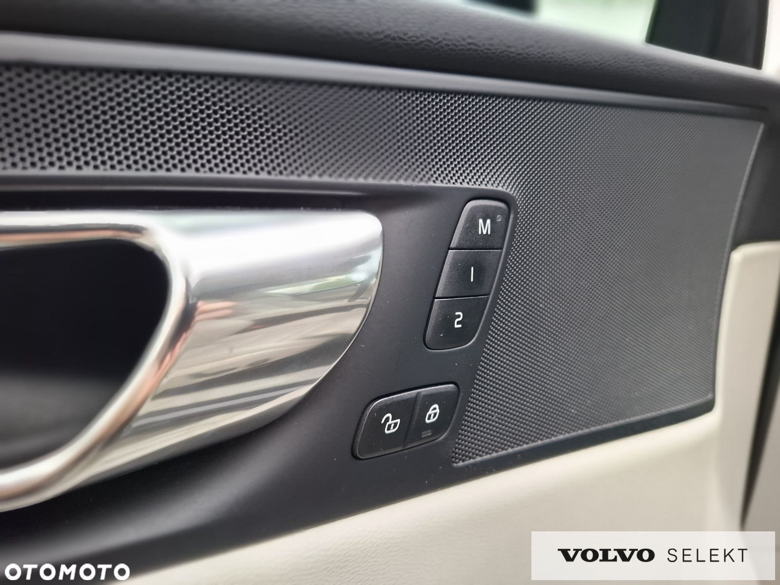 Volvo XC 60 - 30
