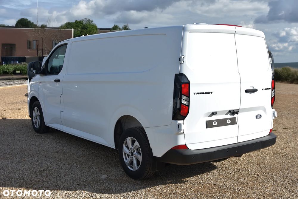 Ford Transit Custom Furgon L2H1 136KM - 4