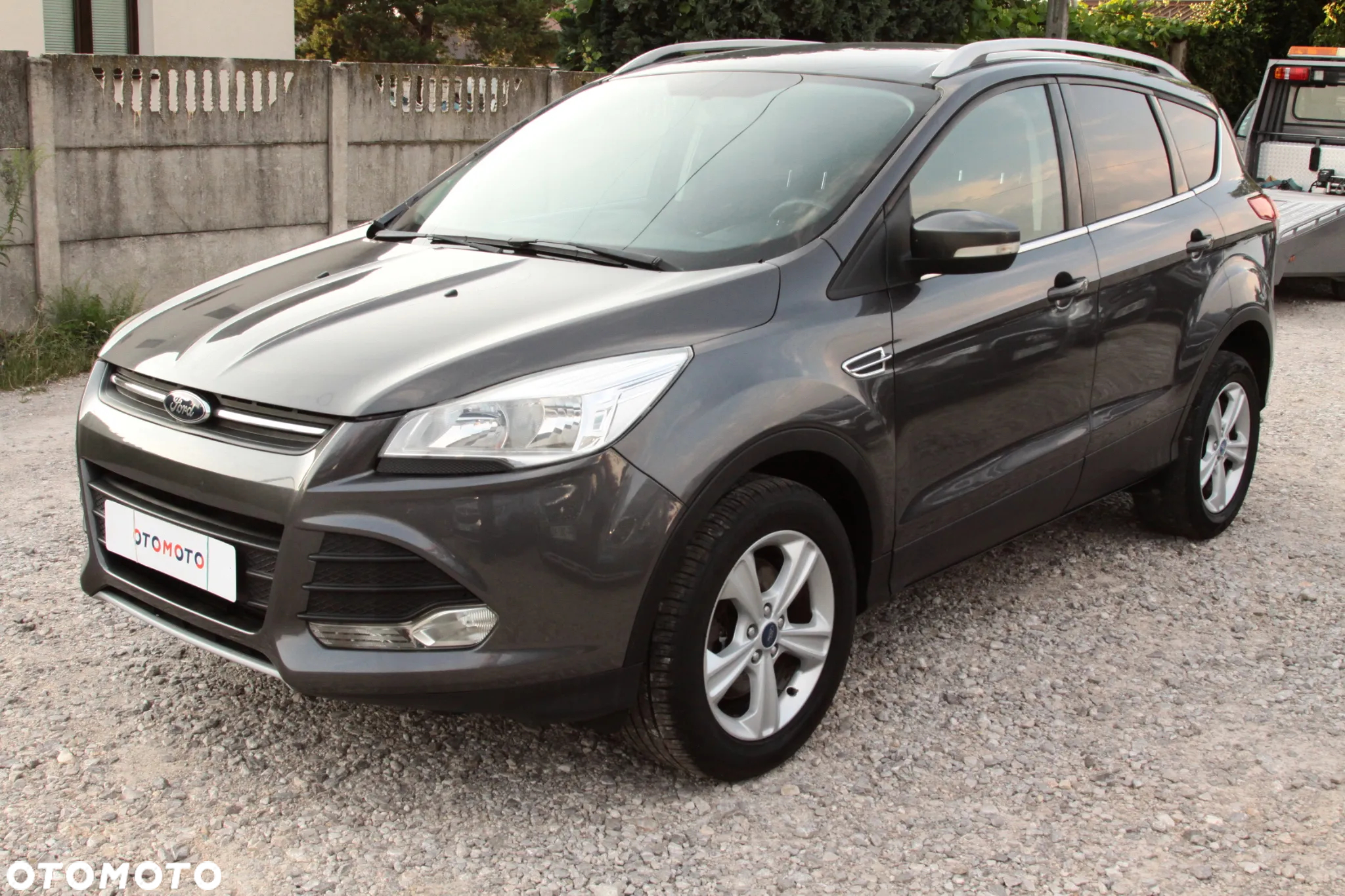 Ford Kuga 2.0 TDCi 2x4 Titanium - 6