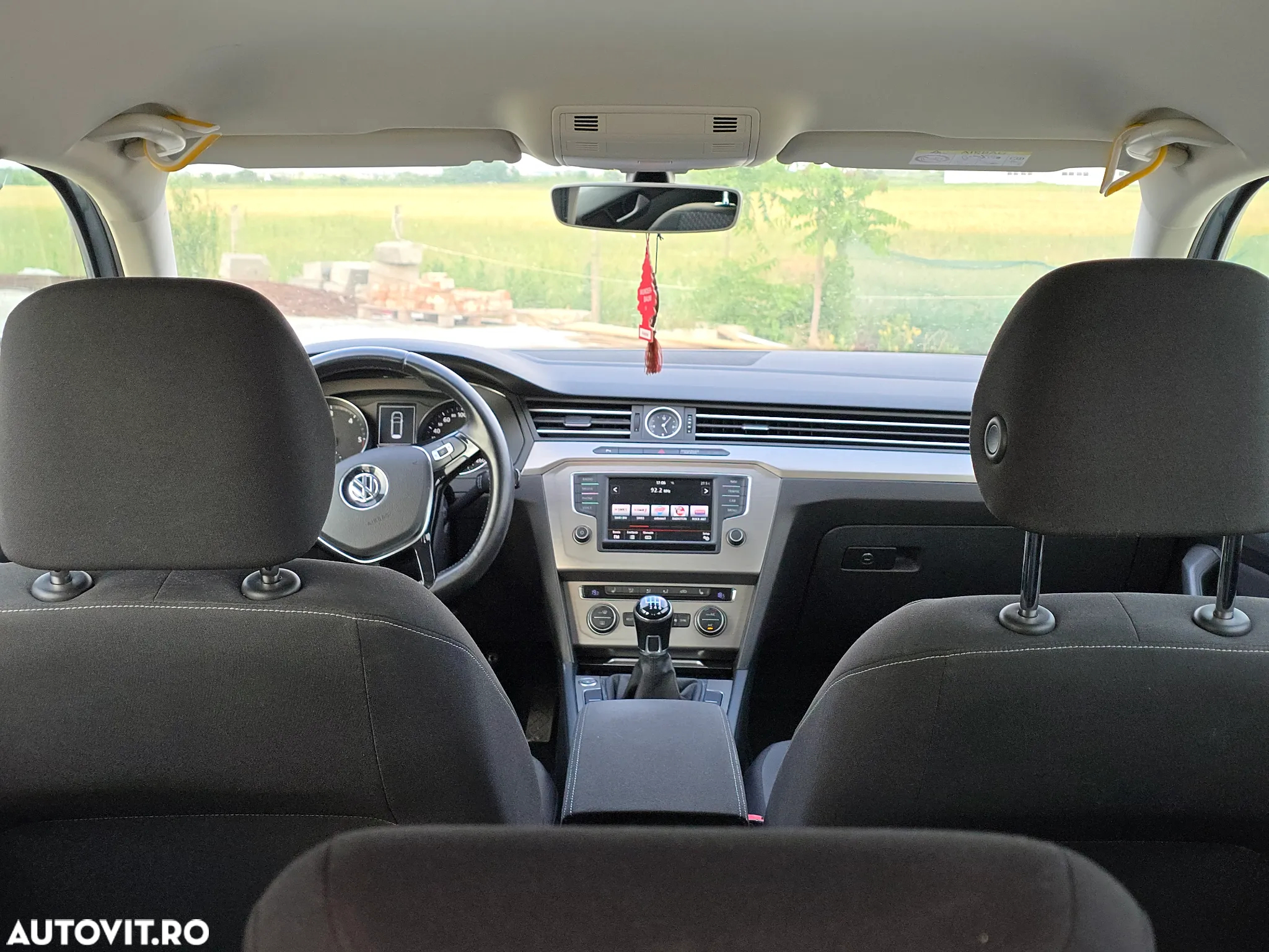 Volkswagen Passat - 9