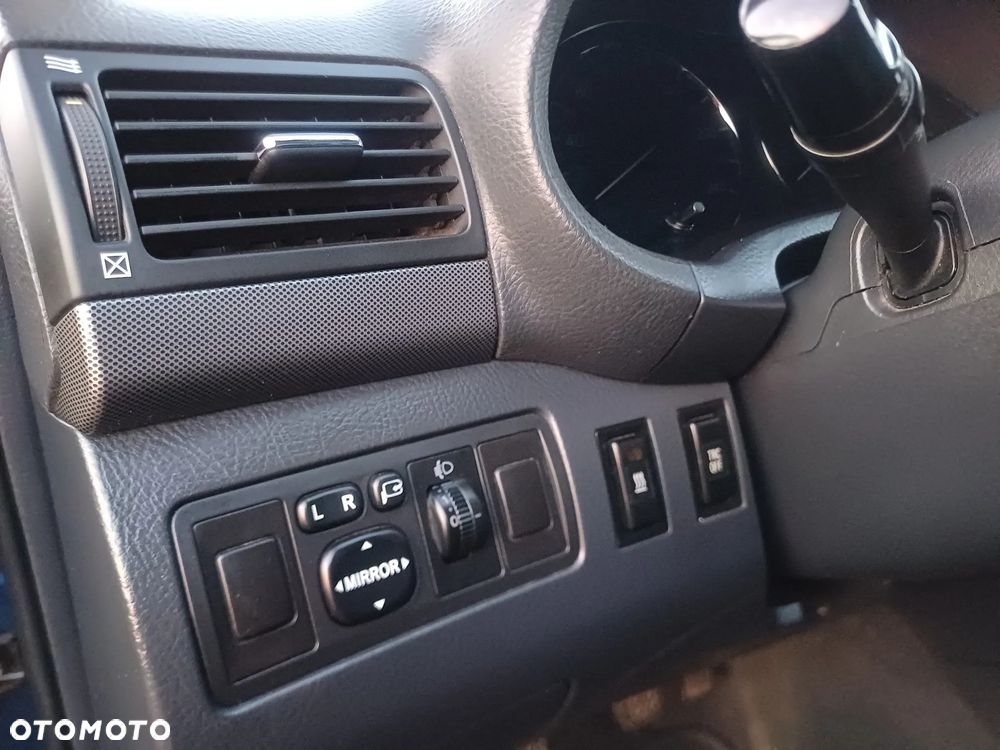 Toyota Avensis 2.0 D-4D Travel - 17