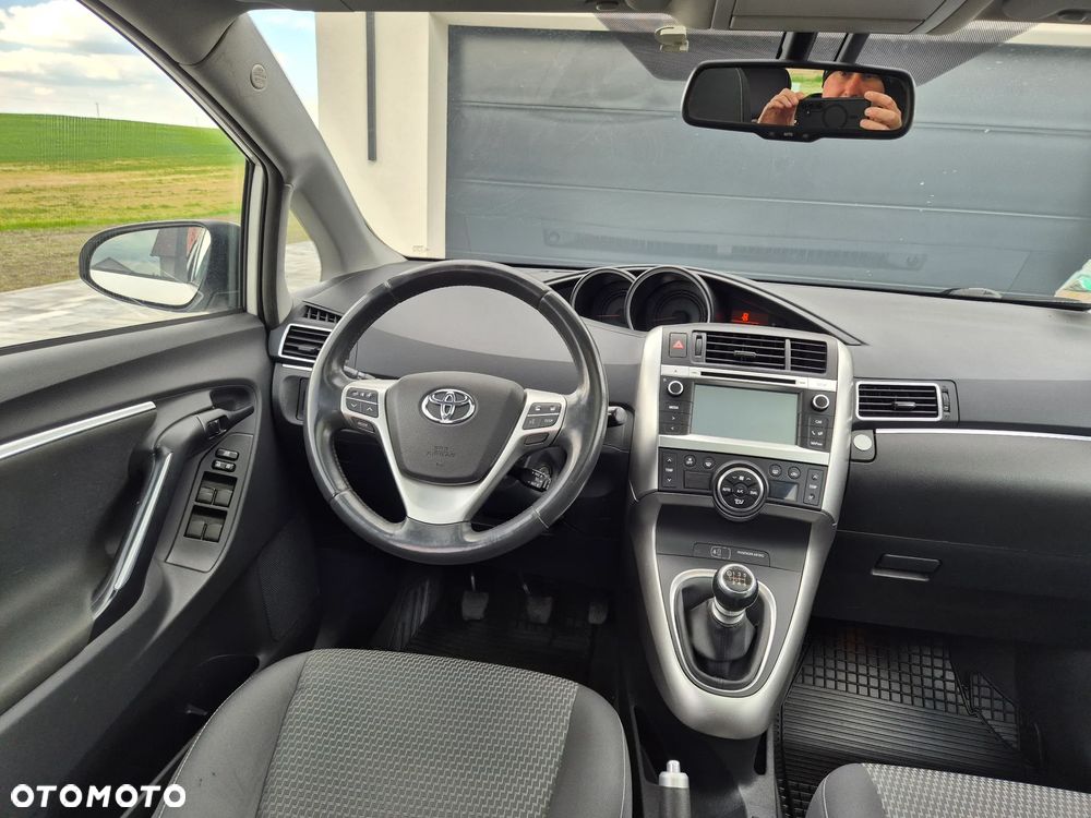 Toyota Verso 1.6 D-4D Premium - 31