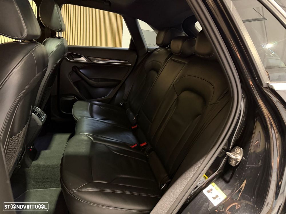 Audi RS Q3 2.5 TFSI quattro S tronic - 22