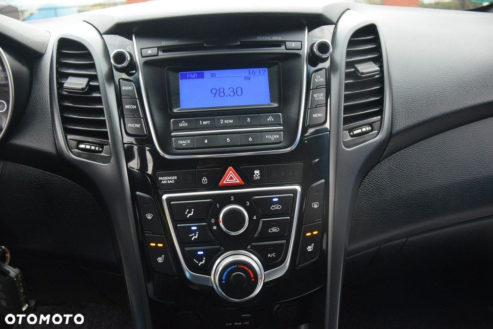 Hyundai i30 blue 1.4 Style - 29