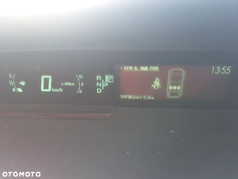 Toyota Prius 1.8 HSD Prestige - 30