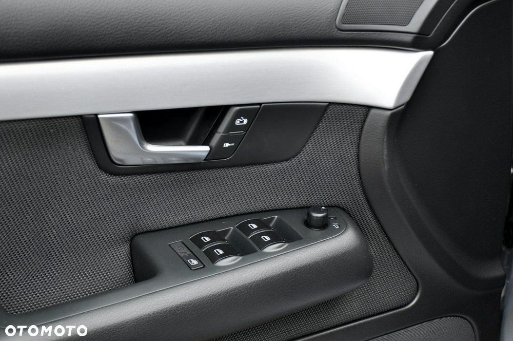 Audi A4 Limousine - 36