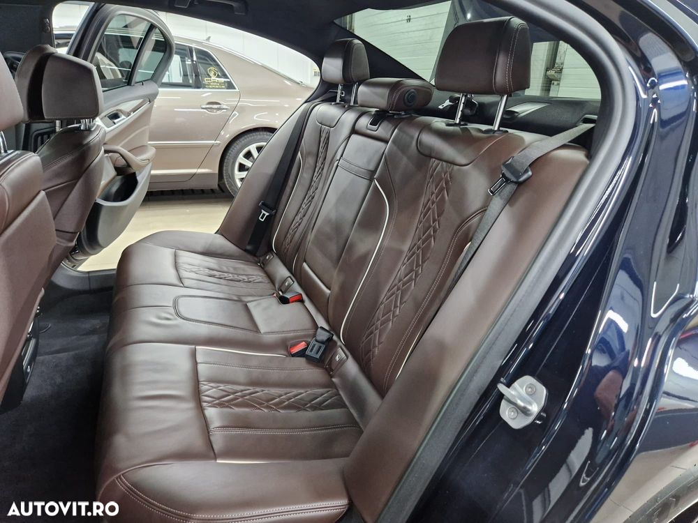 BMW Seria 5 530d xDrive AT - 9