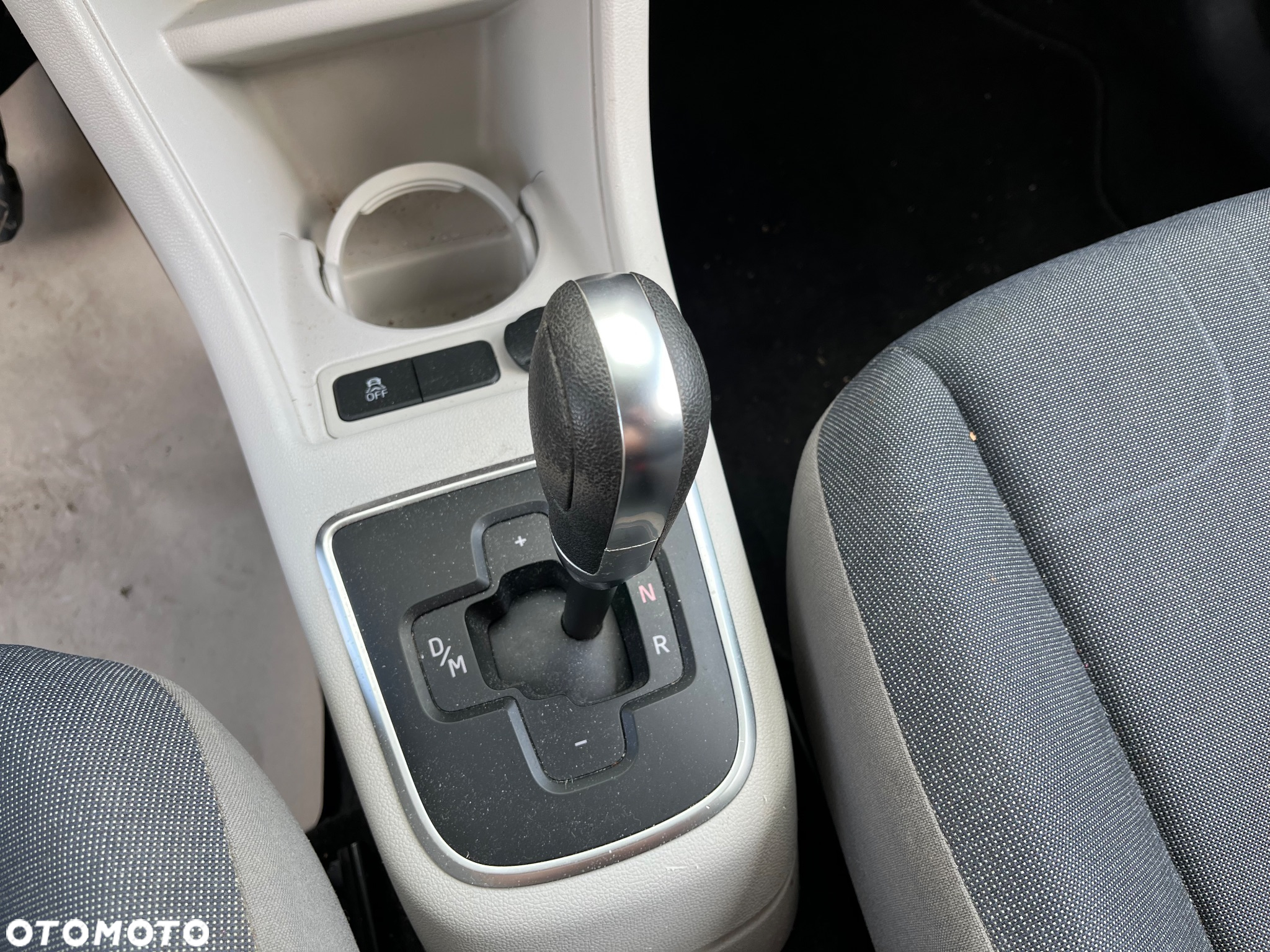 Volkswagen up! (BlueMotion Technology) ASG move - 9