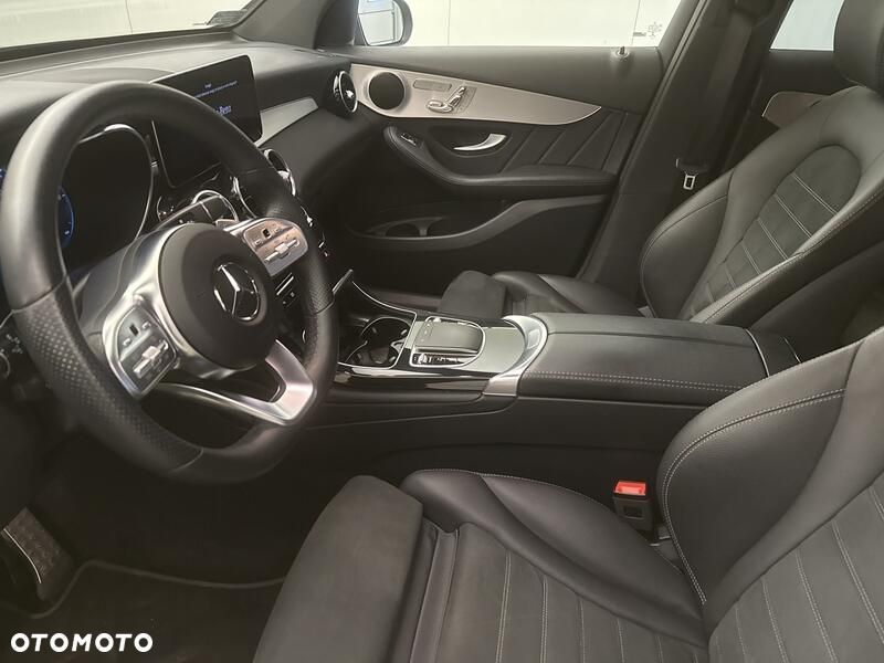 Mercedes-Benz GLC 300 e 4-Matic Business Edition - 11