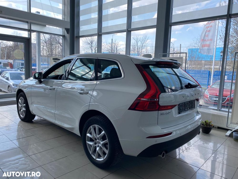 Volvo XC 60 B4 MHEV AT8 AWD Momentum Pro - 5