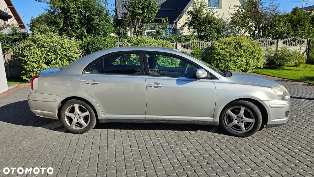 Toyota Avensis 1.8 VVT-i Terra - 4