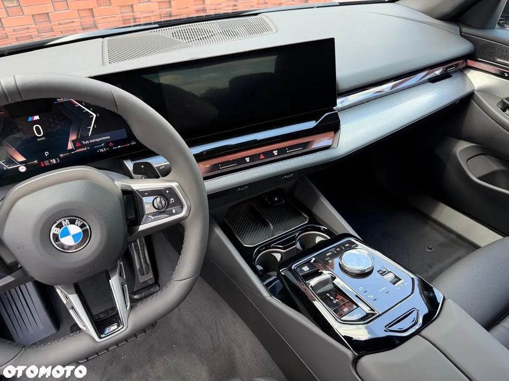 BMW Seria 5 520d xDrive mHEV - 11