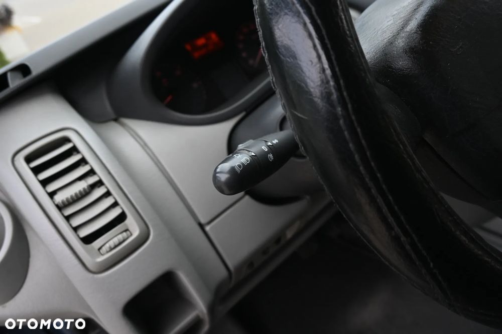 Opel VIVARO - 28