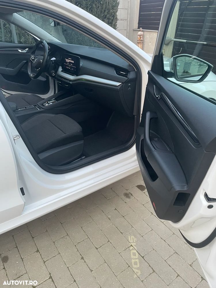 Skoda Octavia 2.0 TDI DSG Ambition - 13