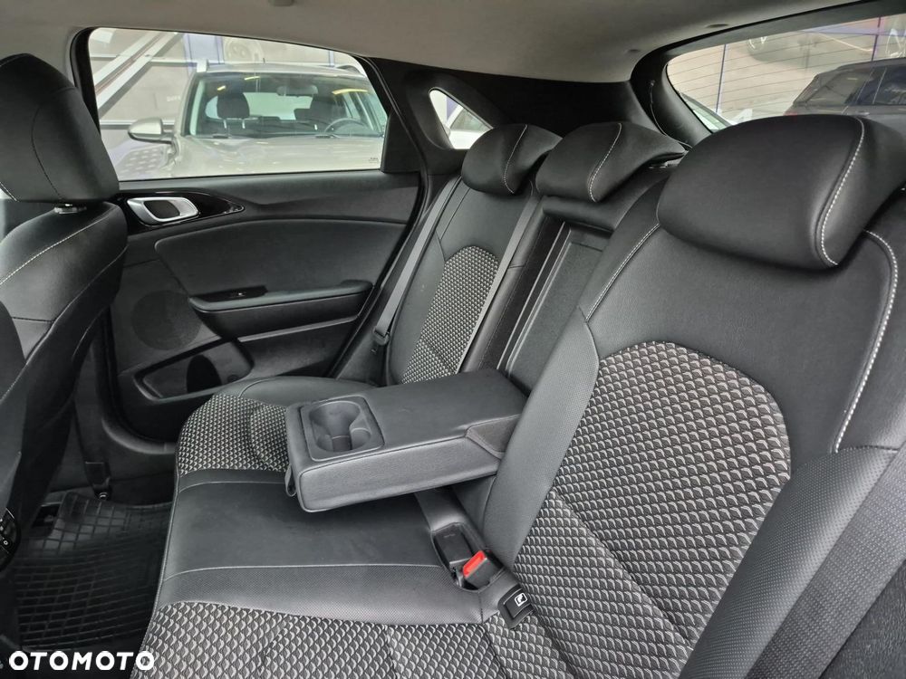 Kia Ceed 1.5 T-GDI Tribute DCT - 16