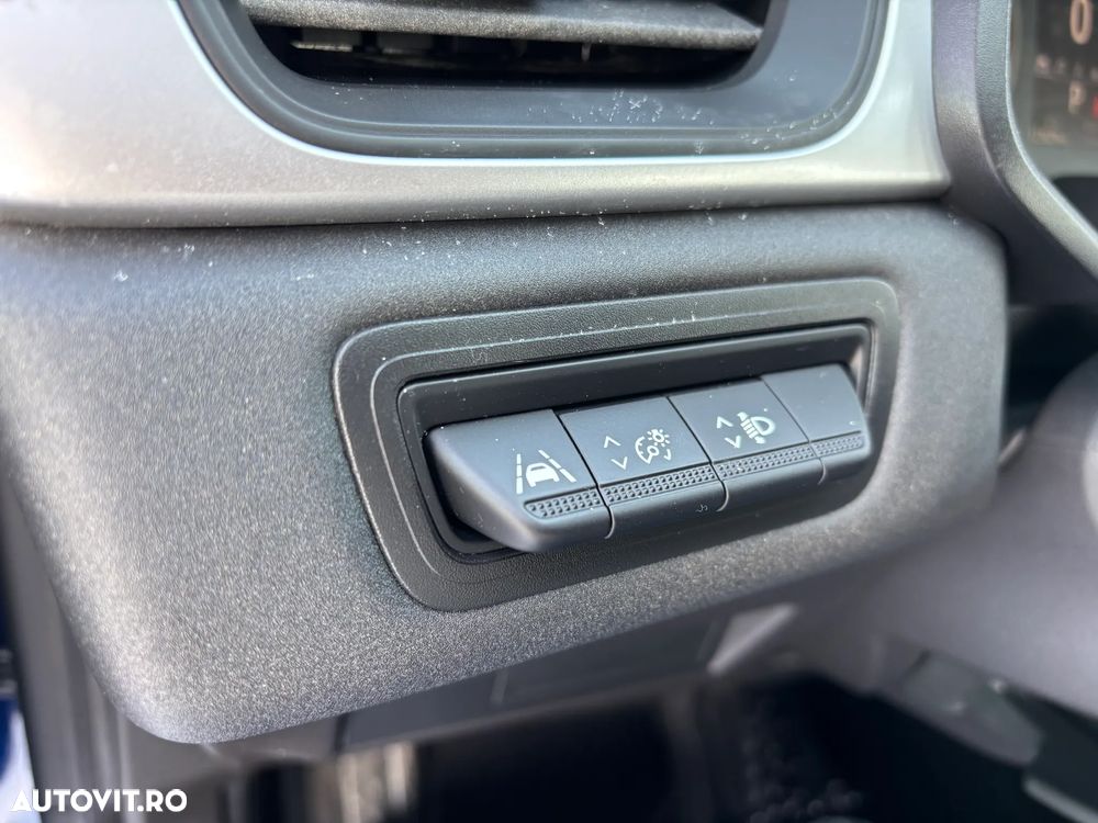 Renault Captur TCe 140 EDC GPF BUSINESS EDITION - 21