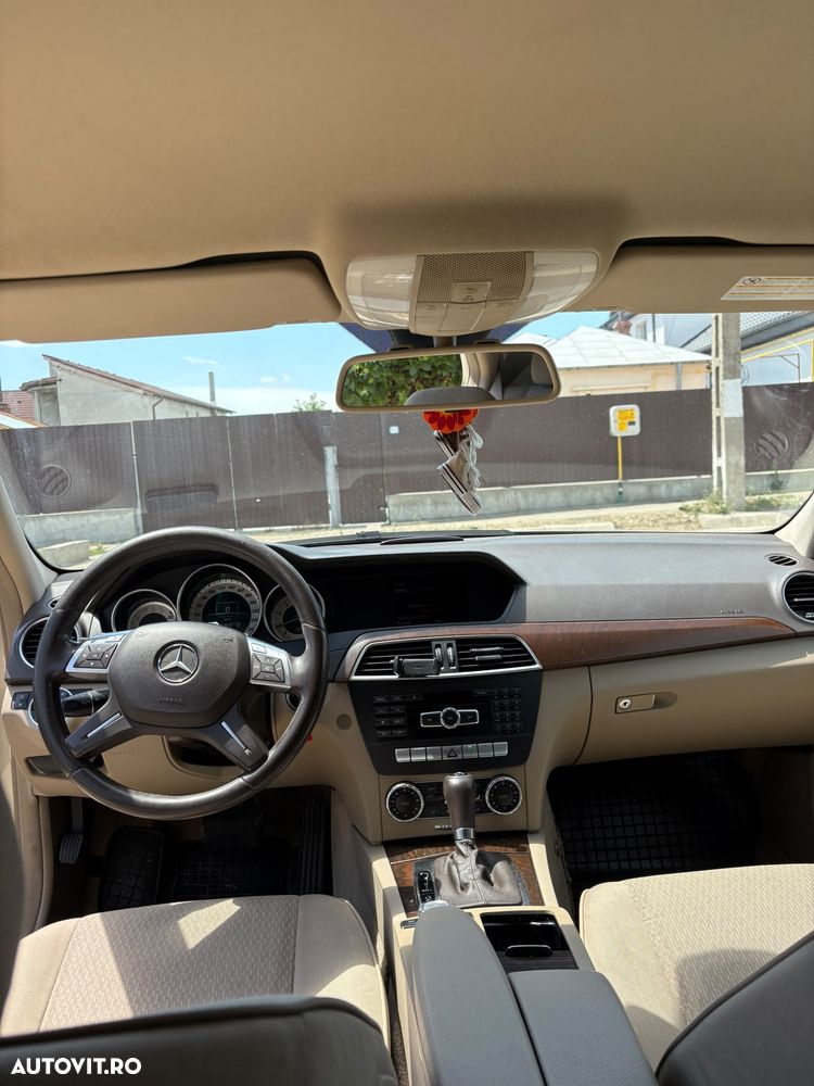 Mercedes-Benz C 250 CGI Automatik BlueEFFICIENCY Elegance - 8