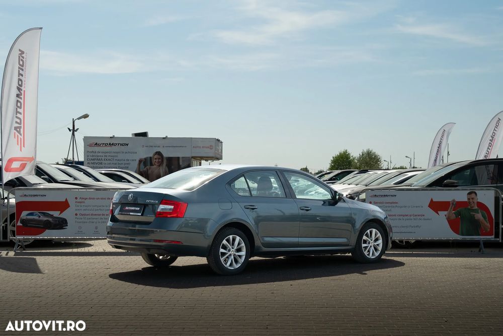 Skoda Octavia 1.6 TDI DSG Ambition - 4