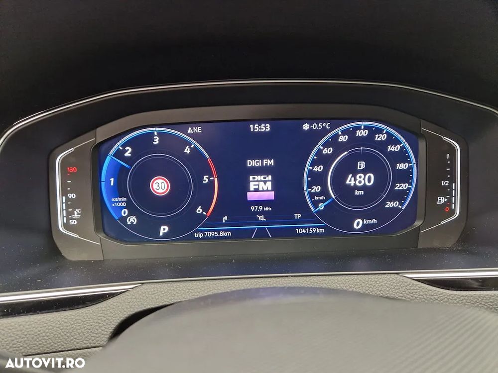 Volkswagen Passat 2.0 TDI DSG Comfortline - 8