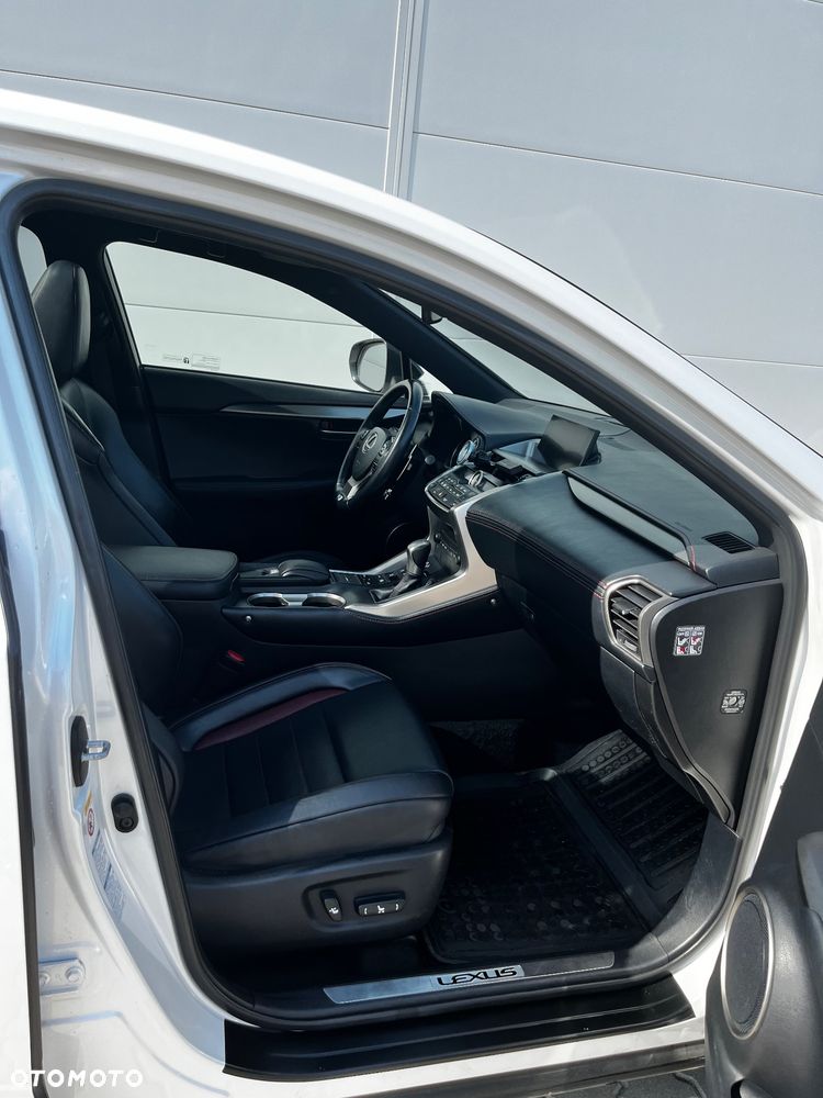 Lexus NX 300h F Sport AWD - 13