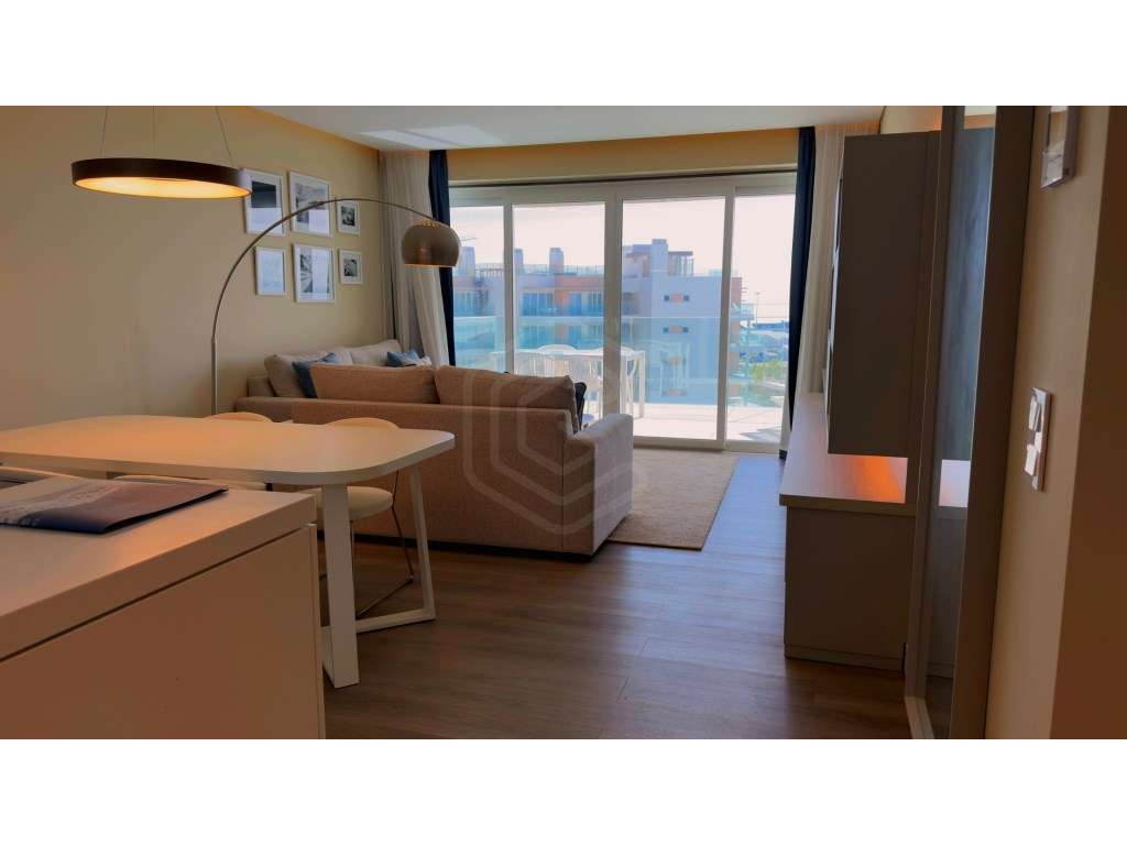 Apartamento T2 num empreendimento exclusivo na primeira linha da pr... - Grande imagem: 2/39